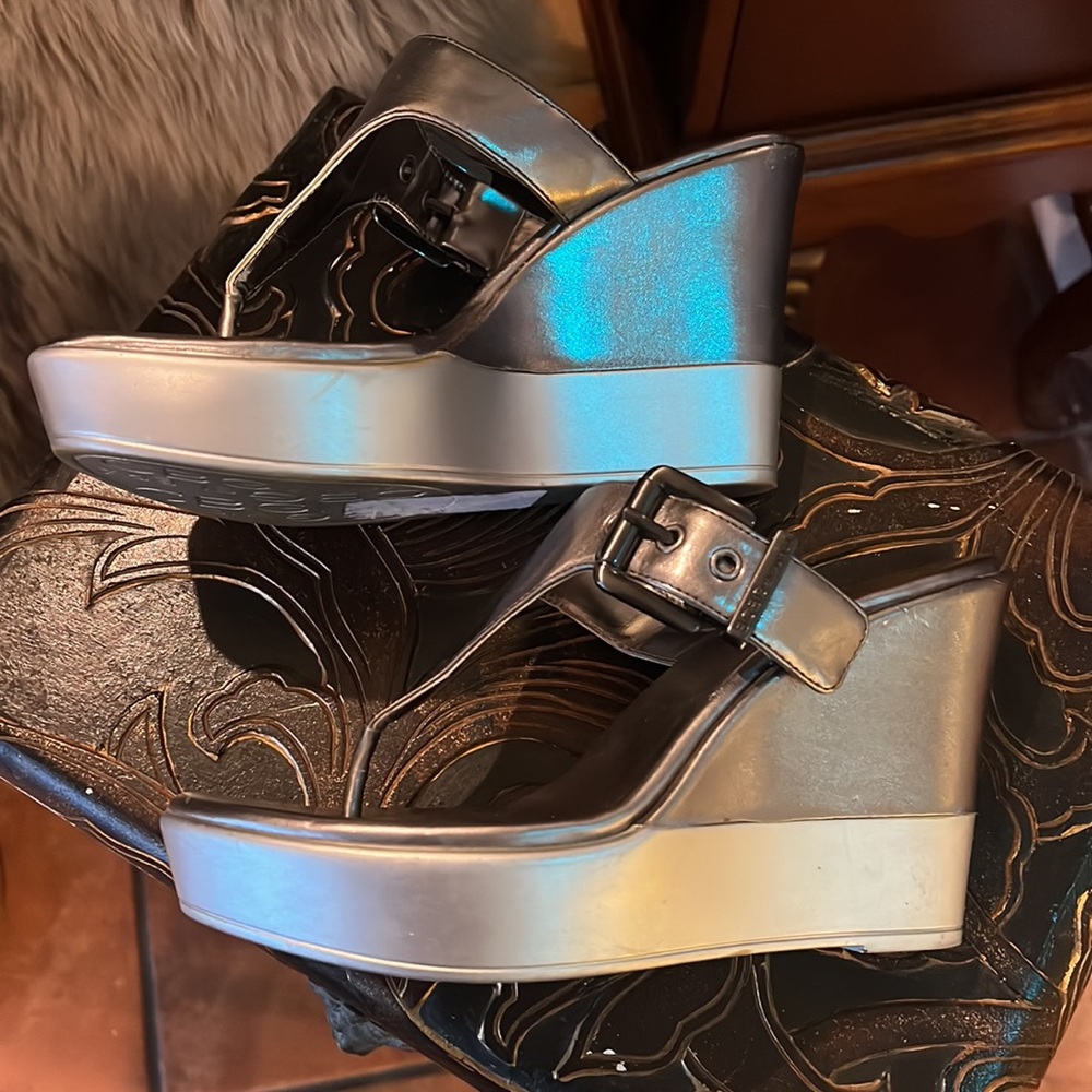 This BCBGeneration Wedge is Silver with a Pewter color combination. 6.5 M - Picture 4 of 7